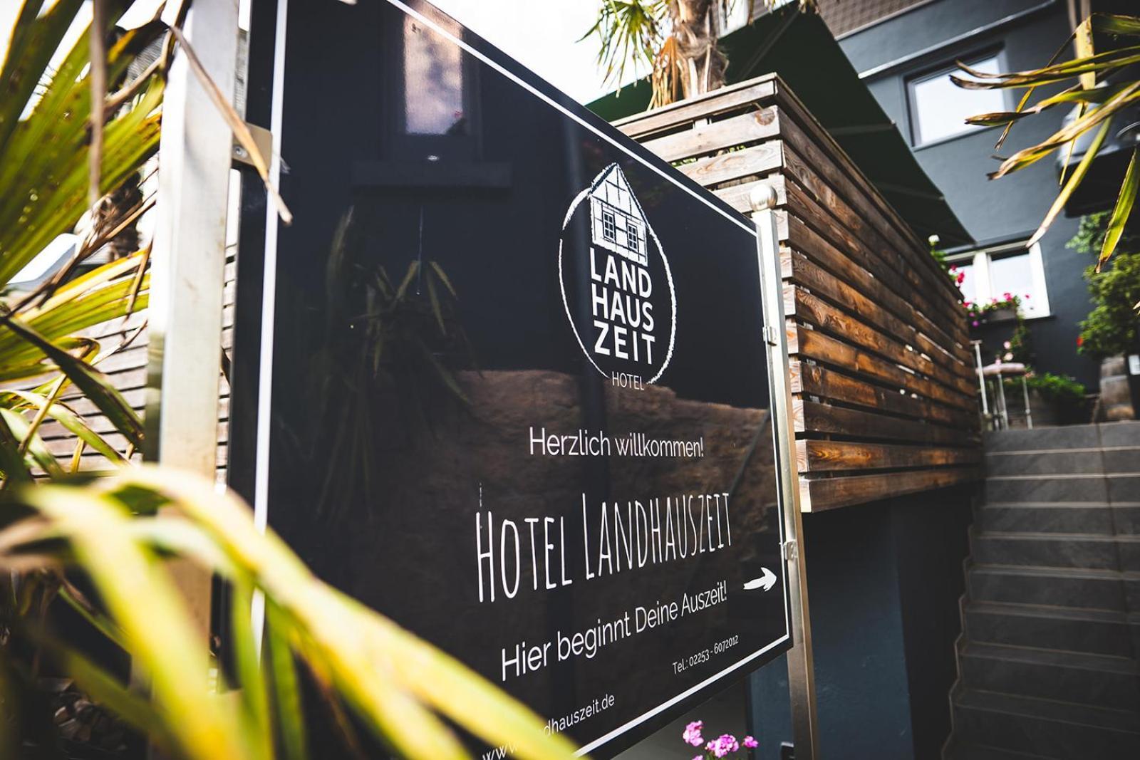 באד מינסטראייפל Boutique Hotel Landhauszeit מראה חיצוני תמונה